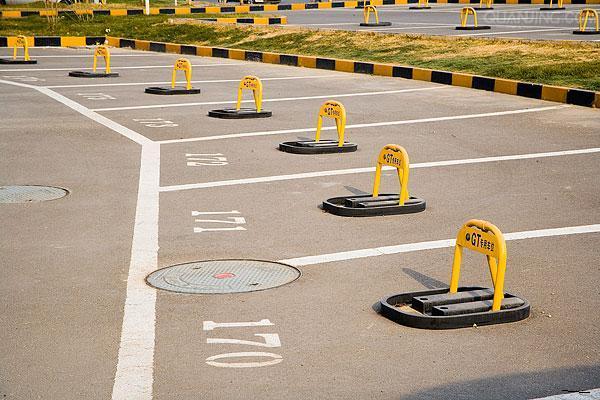信陽馬路劃線漆 周口公路劃線漆 項(xiàng)城道路劃線漆 公路漆 車位漆型號(hào)